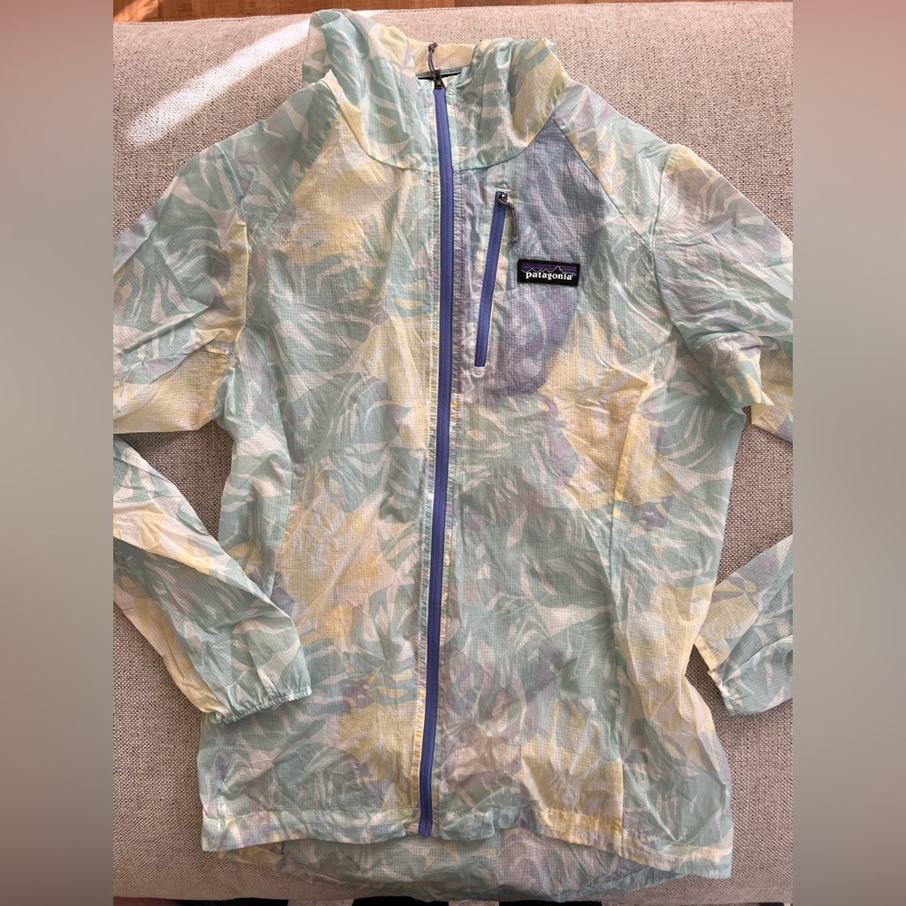 Patagonia Women’s Pastel Leaf Print Windbreaker